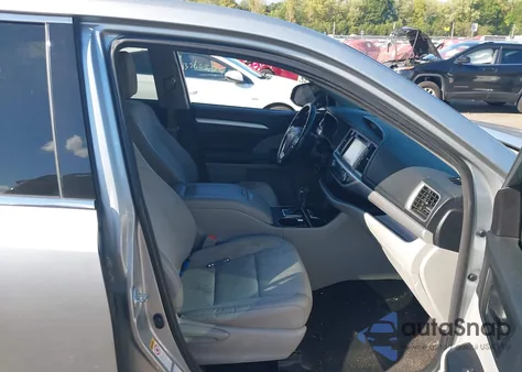 2018 Toyota Highlander Le Plus из США, поврежденный, VIN 5TDBZRFH2JS801253